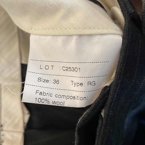 Italy wool men’s suit Sz 42 pin stripe dark light grey. Pleated 36” pant. - Picture 8 of 8